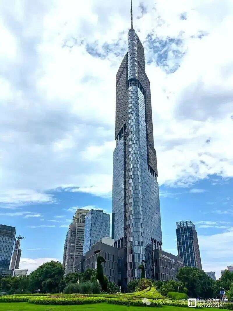 南京紫峰大厦：450米高空俯瞰全城，揭秘“第一高楼”的内部世界