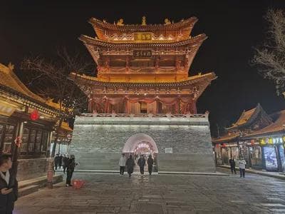 山西忻州古城：璀璨灯火下的千年神韵