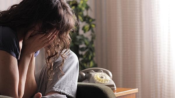 焦虑依赖型人格障碍：特征、成因与治疗方案