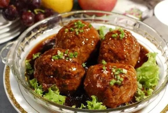 磁窑四喜丸子：当地特色美食与文化传承