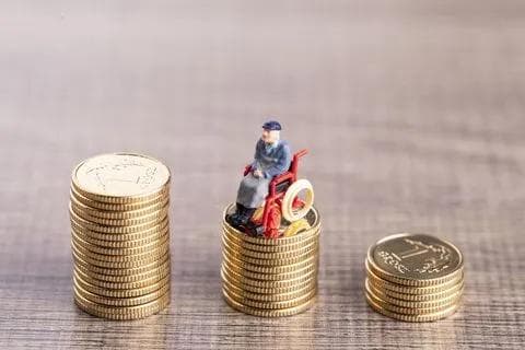 退休工资查询指南：在线查询与现场查询方式详解