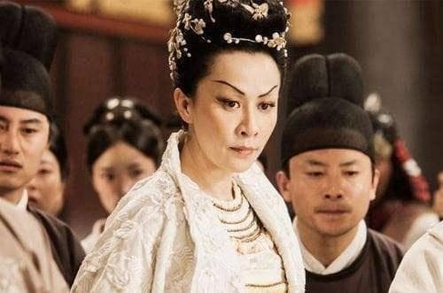 一代女皇武则天，为什么66岁才给自己取名武曌？