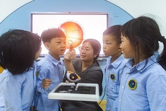 《近视防治指南》时隔六年更新，专家解读重点