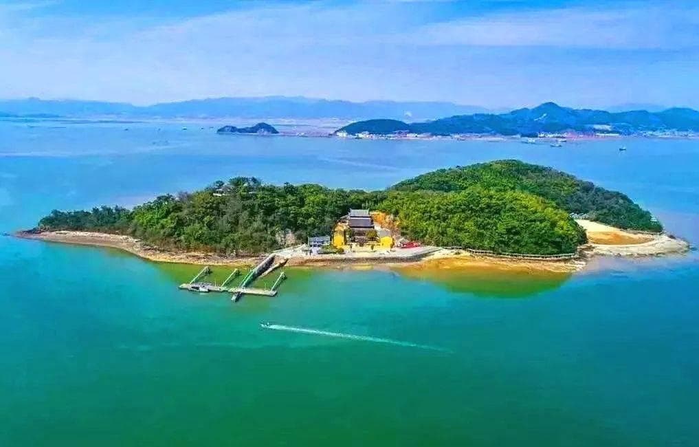 没想到周边还有这么漂亮的海岛，一起带着娃去踏浪赶海吧！