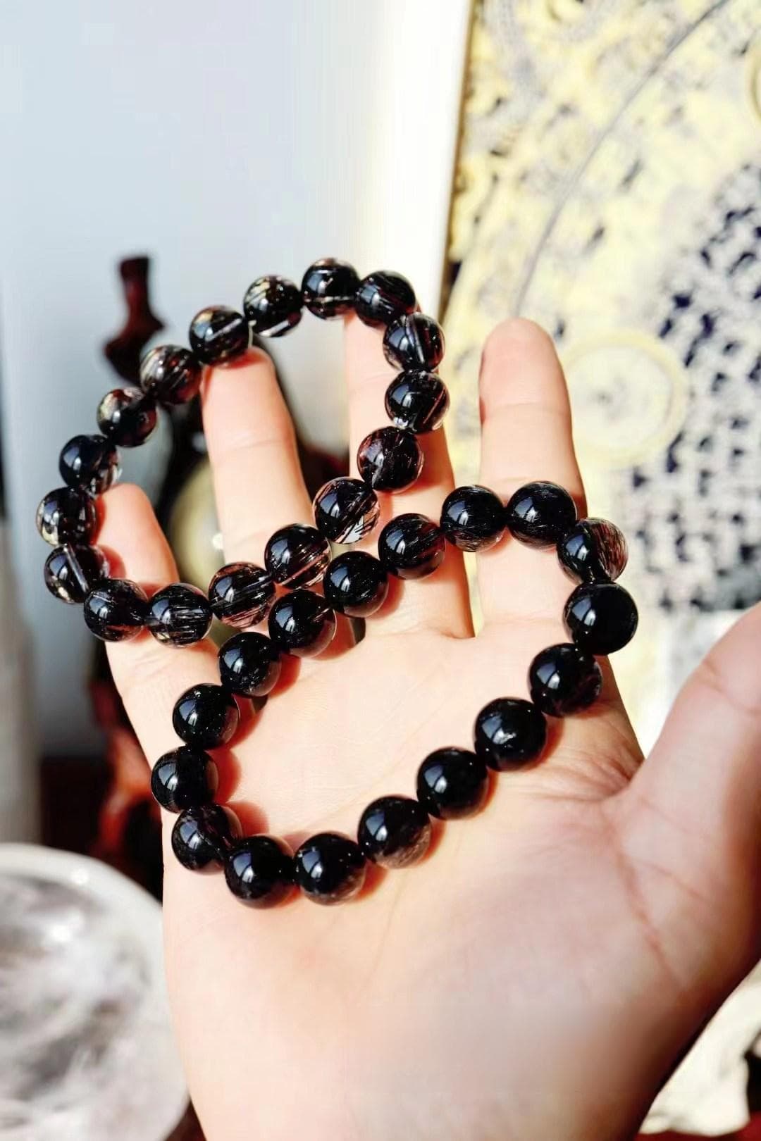 五行缺水的人戴什么水晶？为什么要选黑发晶
