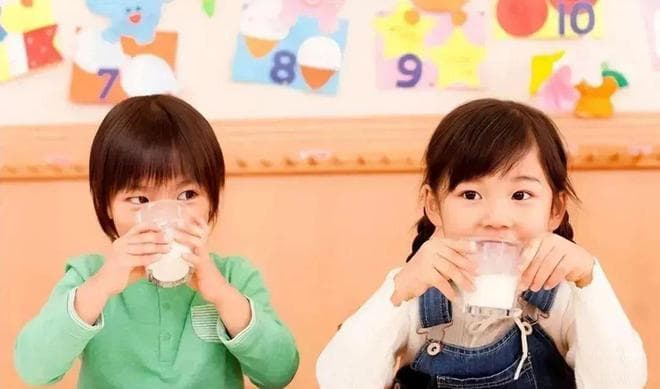 1岁后宝宝是否需要继续喝3段奶粉？权威机构这样说
