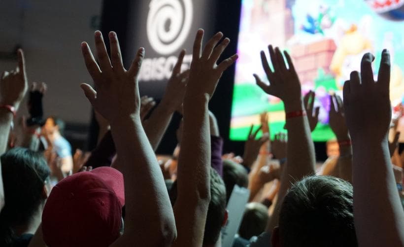 如何在不联网的情况下在Epic Games平台启动游戏？
