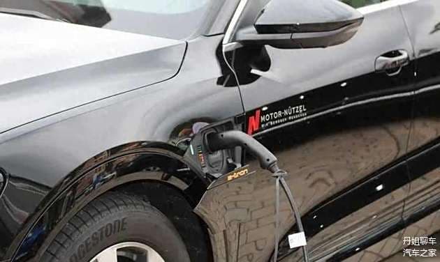 上班代步买电车还是油车？哪个更划算？