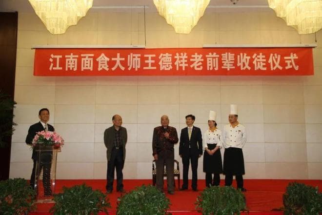 无锡阳春面：一碗历久弥新的美食地标