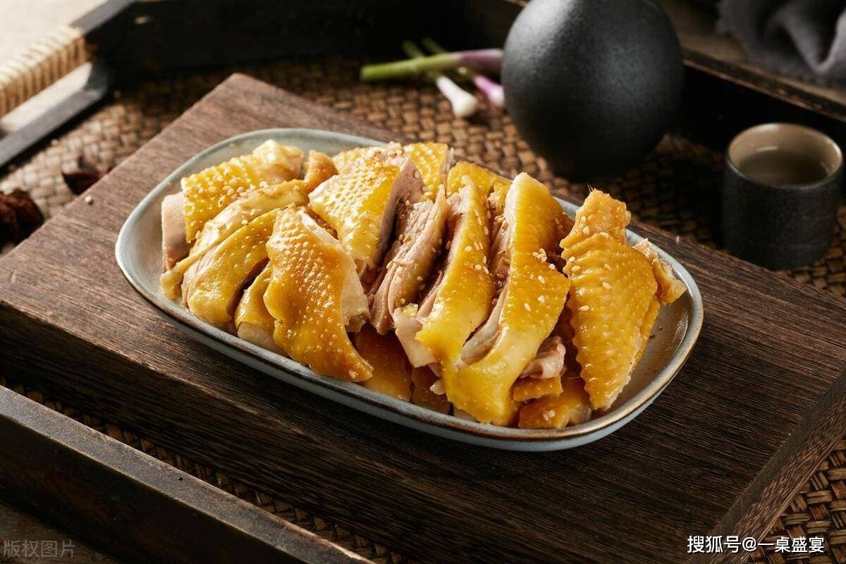 古法盐焗鸡制作全攻略：从选材到成品的完整步骤详解