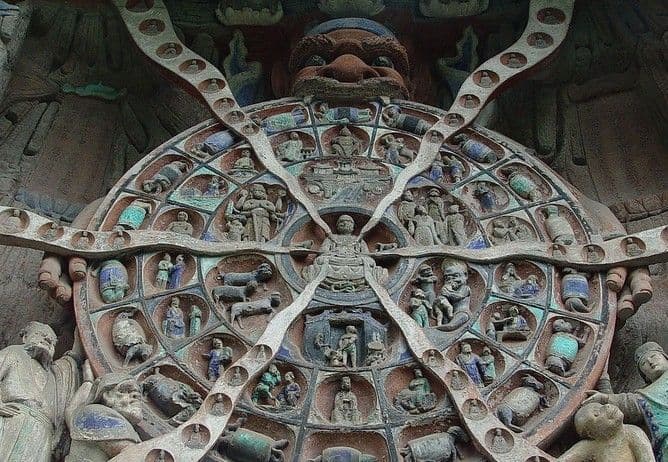 大足石刻：九龙浴太子与涅槃升天的艺术呈现