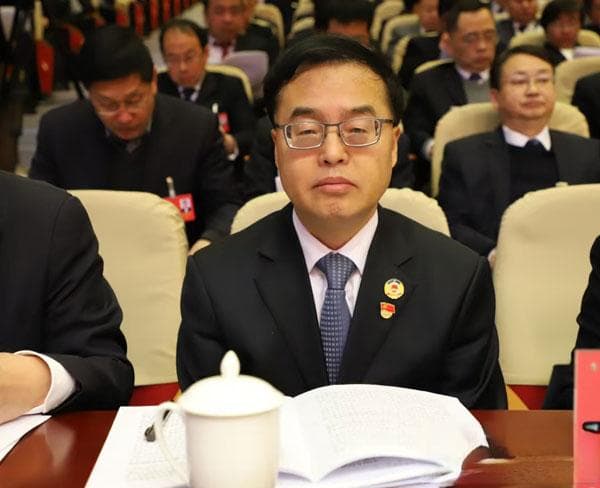 政协委员王博：建议限制未成年人使用网络社交媒体平台