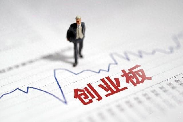 A股持续调整至底部区间，政策利好或成转折关键