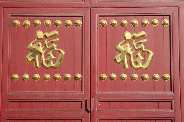 风水学揭秘：青龙位的重要性与如何利用