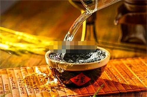 螃蟹为什么要搭配着黄酒一起吃？