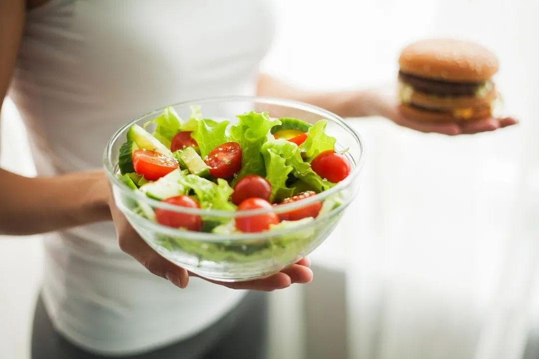 坚持素食的人，会比爱吃肉的人更健康吗？