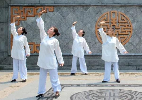太极拳如何改善身体姿势和平衡能力