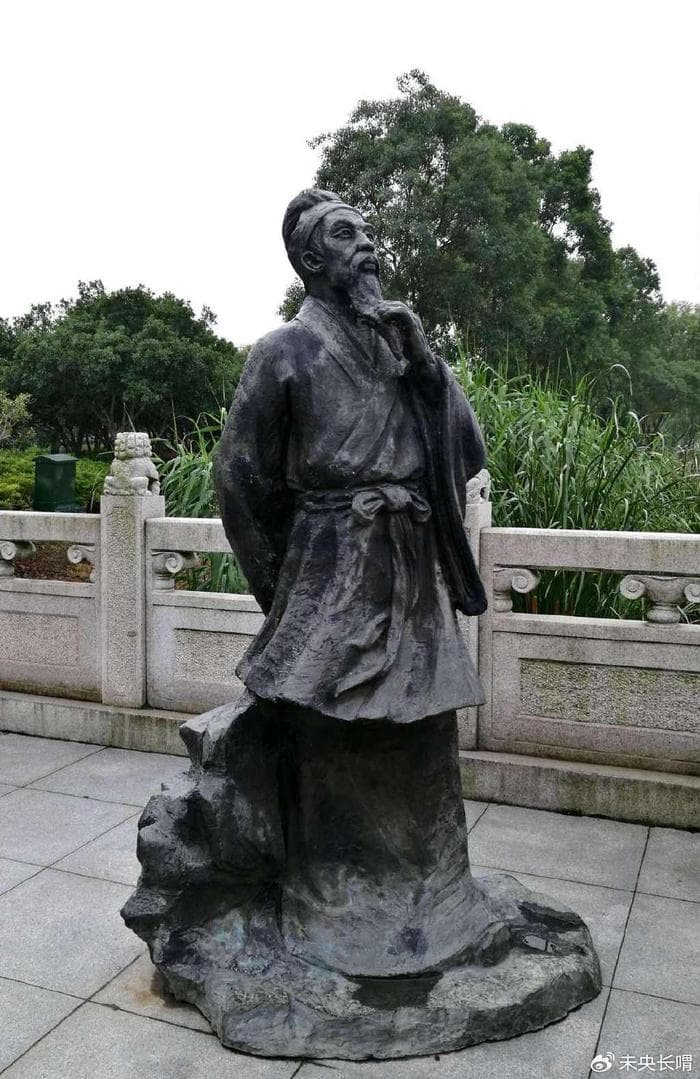 大多数游牧民族都剃发留辫，金国因不断汉化和未统一而未全民留辫