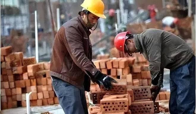 中俄韩23年人均收入对比：韩3.6万美元，俄1.4万，中国差距有点大