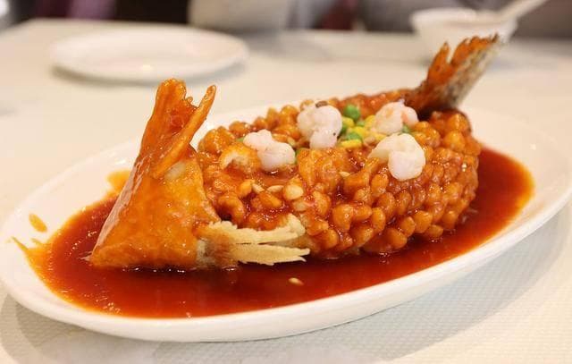八大菜系之苏菜：松鼠桂鱼的美味传奇