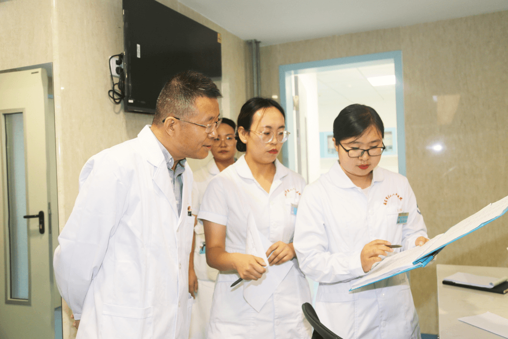 当挂职院长这一年：医院三四级手术量增长70%