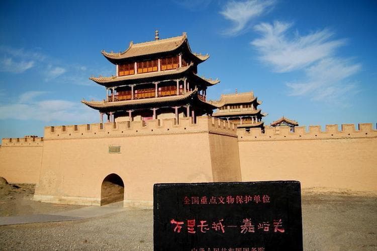 甘肃八大AAAAA景区全攻略：从嘉峪关到七彩丹霞