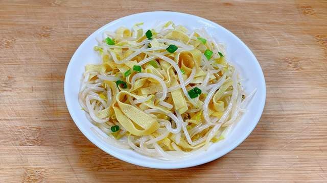 春天晚餐坚持吃一盘它，饱腹又瘦身，低卡零负担，肚子平了腰细了