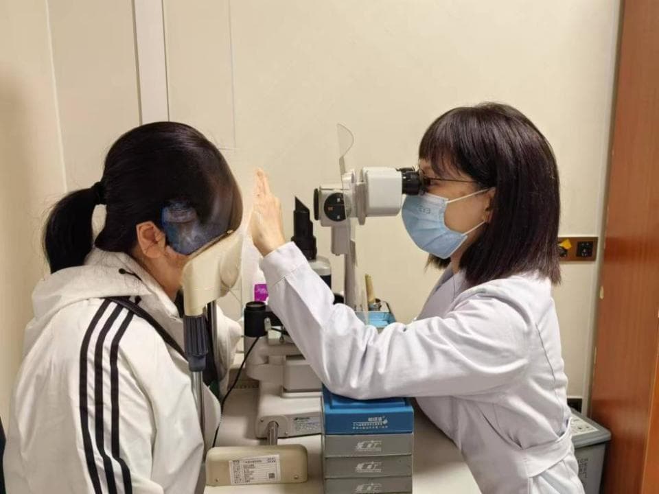做完近视手术就万事大吉？眼科专家：定期眼底检查很重要！