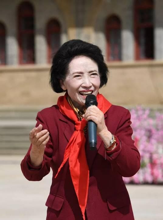 中国女性的故事 | 用真情为人民歌唱的艺术家