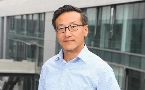 阿里巴巴蔡崇信简介：从律师到全球电商巨头的掌舵人