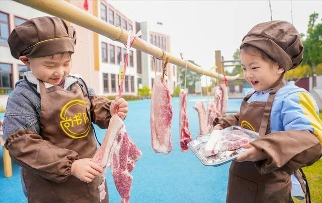 冬季晒腊肉，是“晒干”还是“风干”？很多人弄错了，难怪会发酸