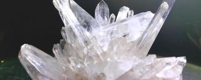 水晶的种类有哪些，水晶分为白水晶、紫水晶、黄水晶等