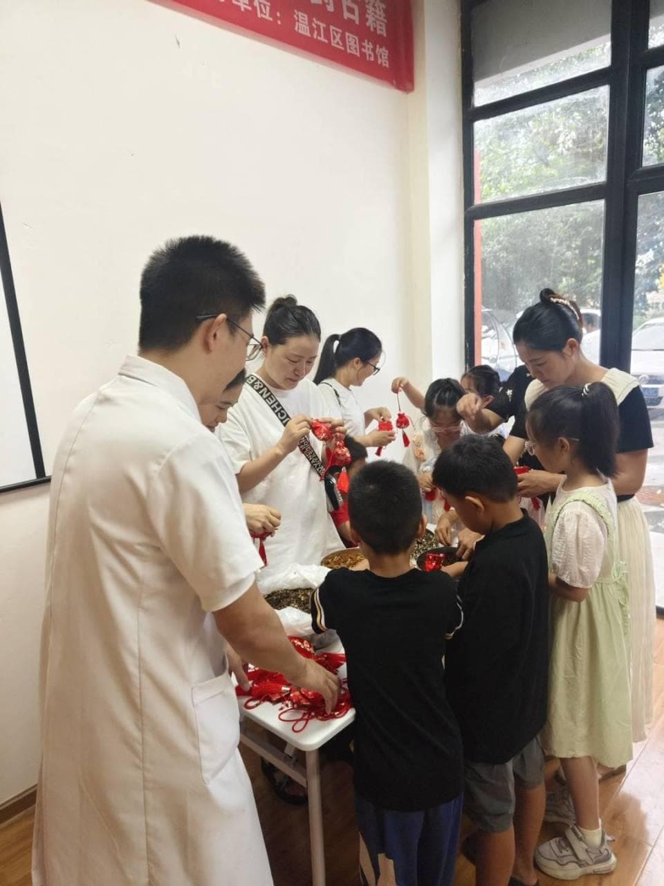 读古籍、做手工、学习中医药文化……看图书馆如何进入孩子们的童年