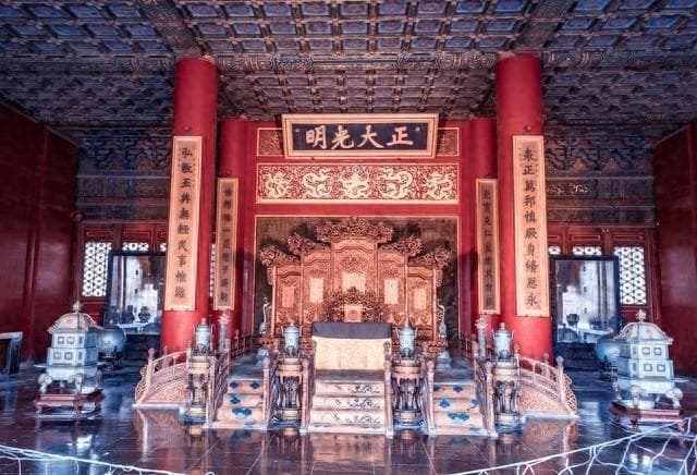 揭秘故宫“五点闭馆”：文物保护与游客安全的双重考量