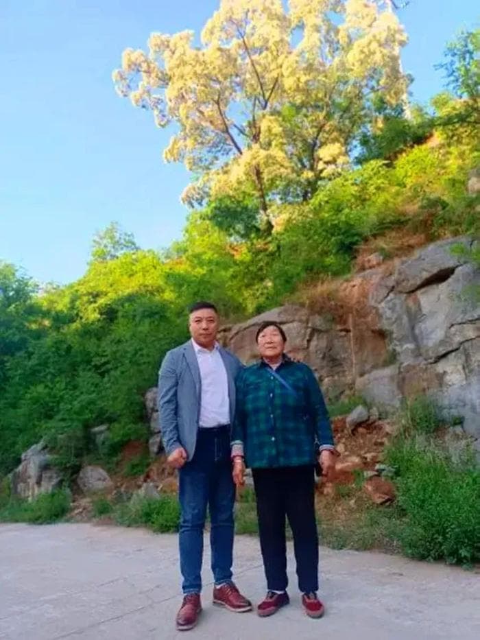 诗人郝江华《爱的父母亲》：一幅关于父爱母爱的温馨画卷