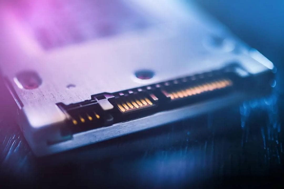 SSD寿命详解：从存储原理到评估指标