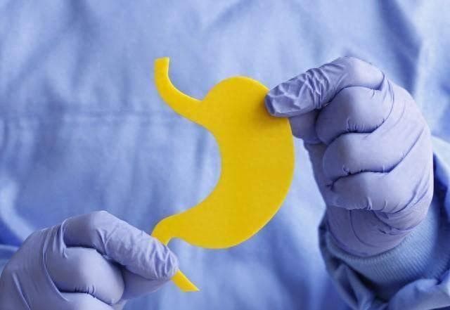胃溃疡会诱发胃癌？警告：身体出现这些信号，不要拖拉尽早就医