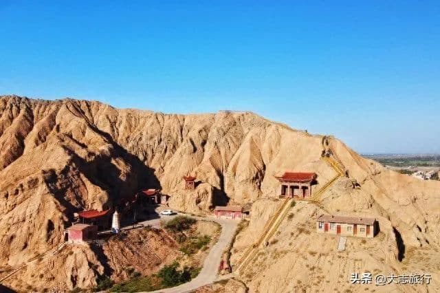 马蹄寺：悬崖上的千年佛国，河西走廊的文化瑰宝