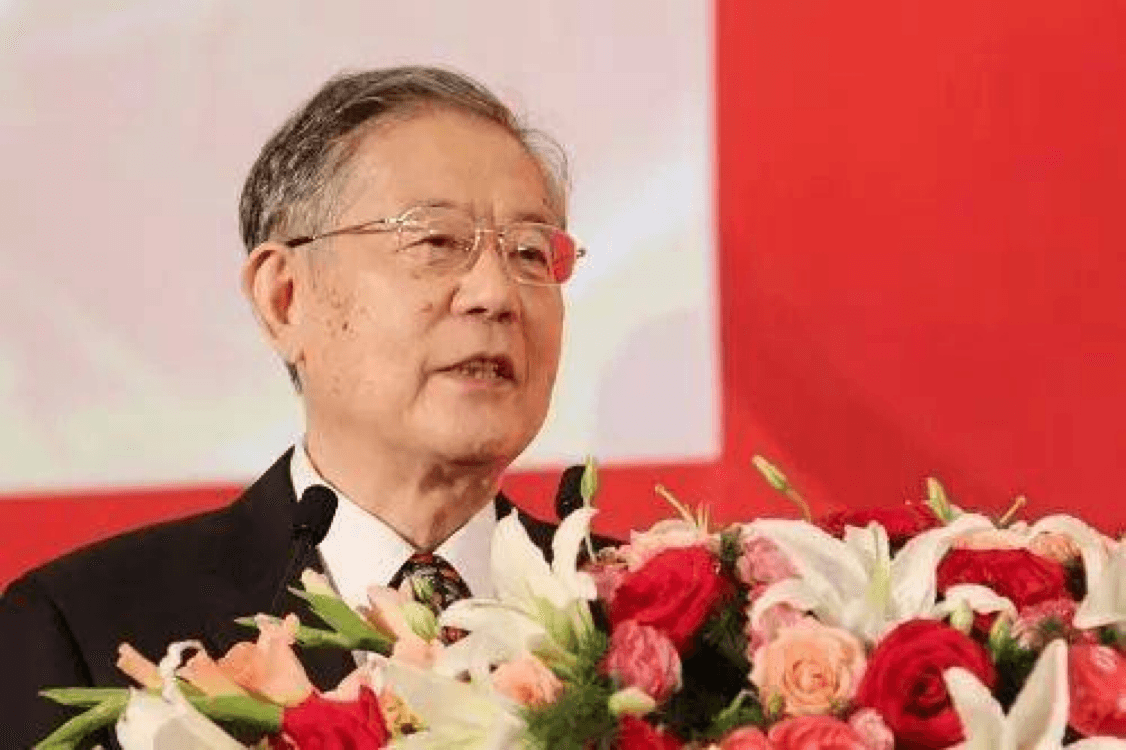 周光召先生的科学贡献和影响