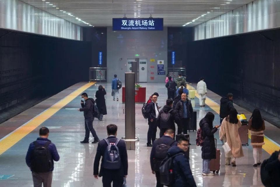 高铁列车开进航站楼？丝滑换乘指南来了！