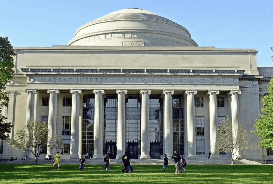 2025年QS世界大学排名：加拿大3所高校跻身前50，MIT连续13年蝉联榜首