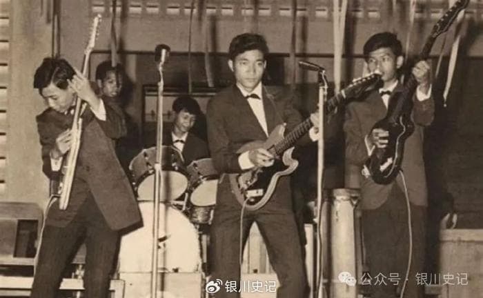 柬埔寨摇滚乐：先锋挺立，向死而生，复兴怒放