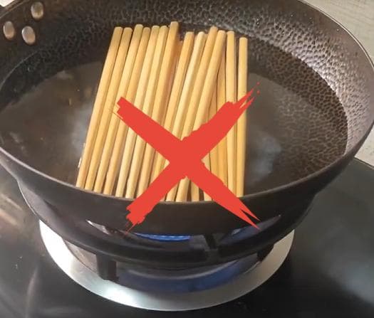 筷子这样用，就等着生病吧，很多人不了解，还在坚持错误方法