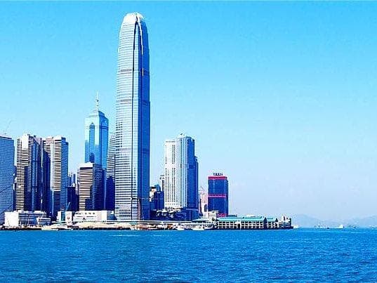 如何在港股市场进行明智的投资？这种投资需要注意哪些问题？