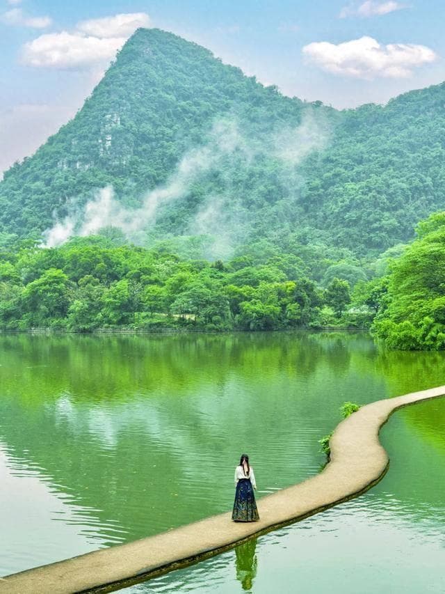 柳州六大景区：从龙潭公园到百里荷塘，领略不一样的柳州风情