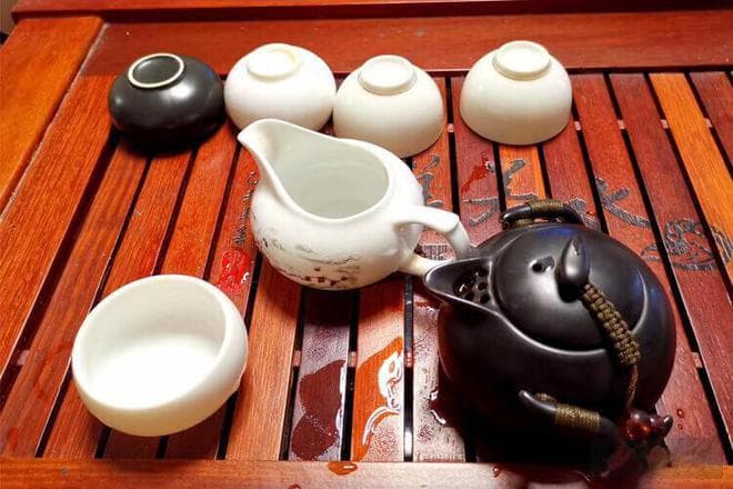 紫砂壶是什么材料制作的？如何分辨紫砂壶的真假？