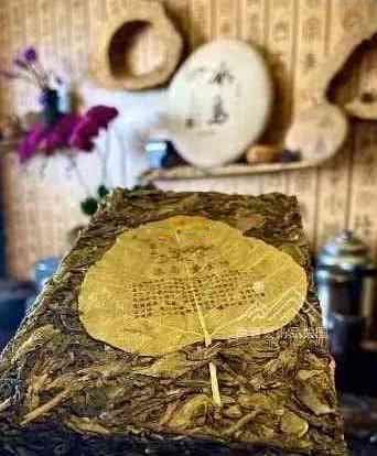探究普洱茶饼上的小纸片：它的意义与用途