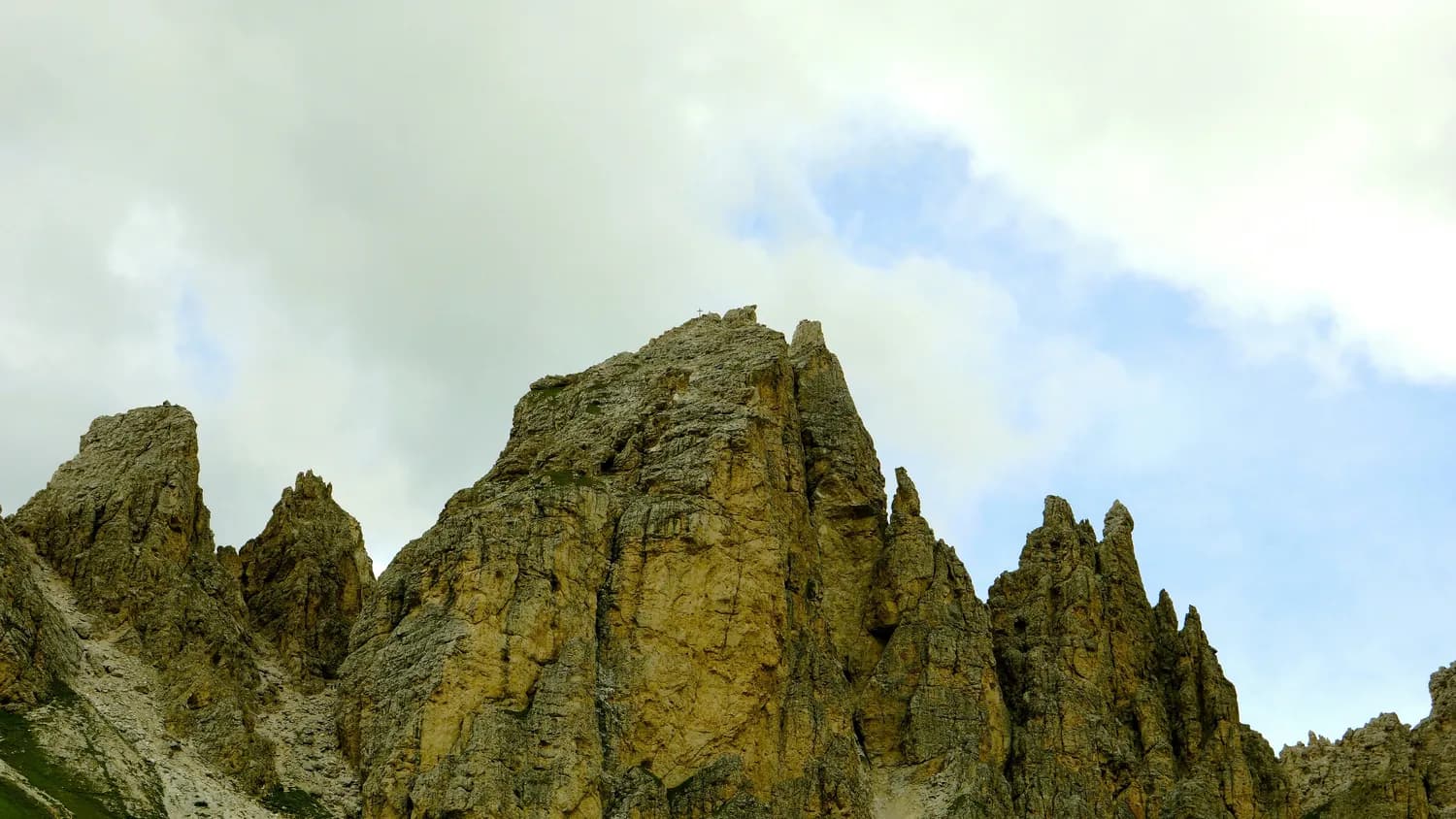 狼牙山与白石山：河北最美自然风光打卡地