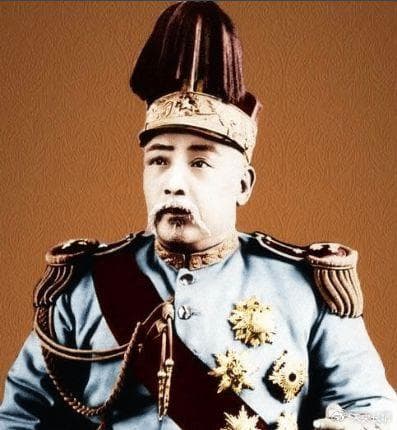 北洋六镇新军除一镇由满人统领外全被袁世凯掌控