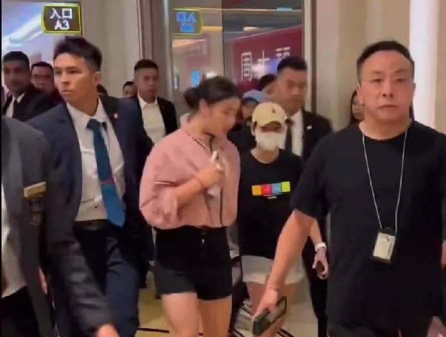 抵制饭圈文化！全红婵被粉丝围堵合照被吓坏